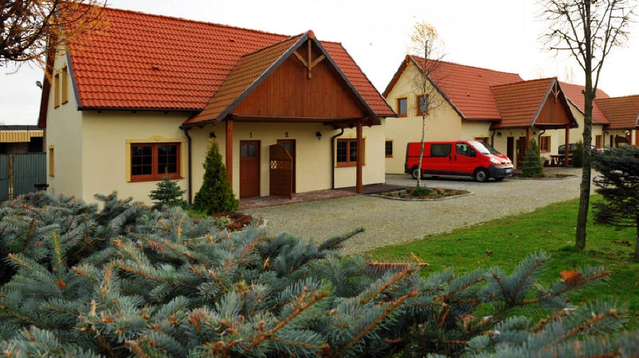 Nakvynė Leboje: kambariai, bungalow nameliai, mediniai, olandiški namai, kempingo aikštelė – Lenkija